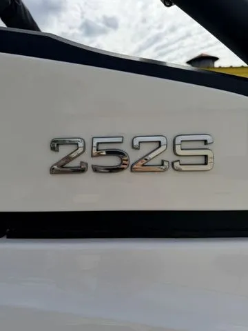 Slide: The Image of Yamaha 252S 2026 - 9