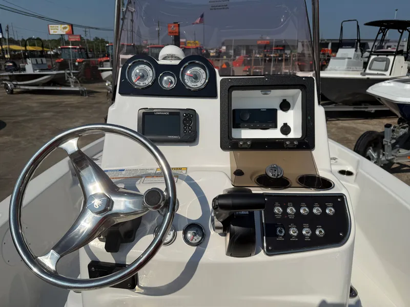 Slide: The Image of NauticStar 194 XTS 2024 - 10