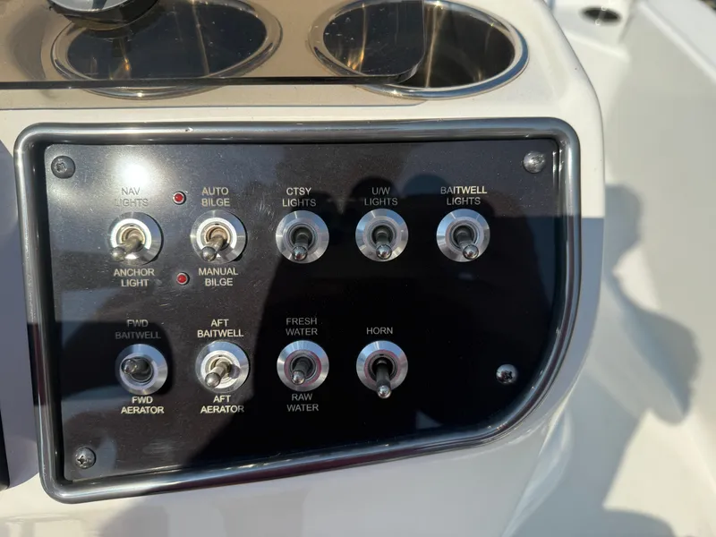 Slide: The Image of NauticStar 194 XTS 2024 - 11