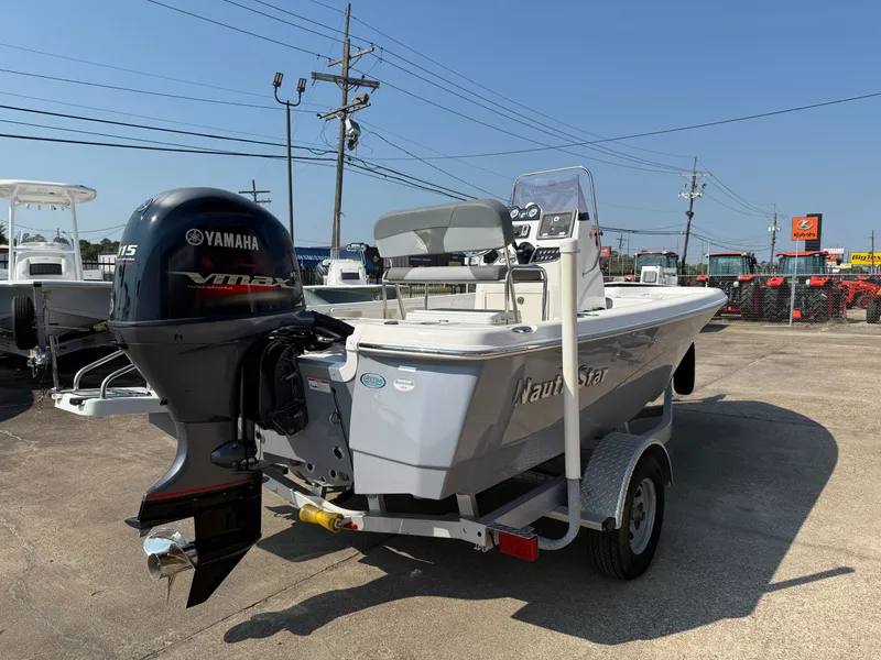 Slide: The Image of NauticStar 194 XTS 2024 - 7