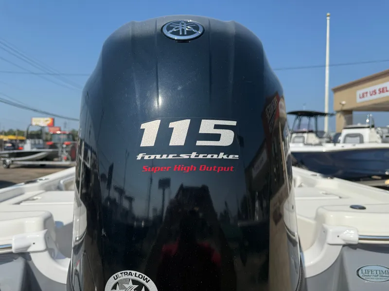 Slide: The Image of NauticStar 194 XTS 2024 - 8