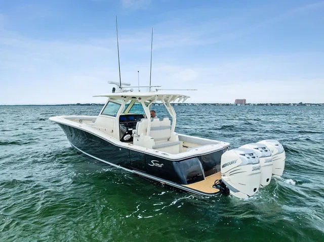 Slide: The Image of Scout 355 LXF 2020 - 35