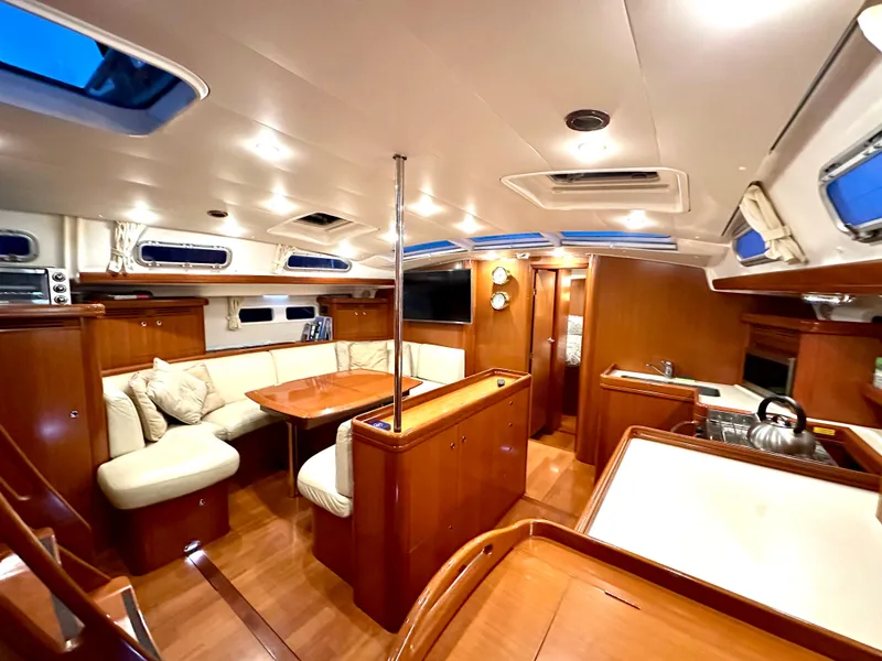 Slide: The Image of Salon - 4