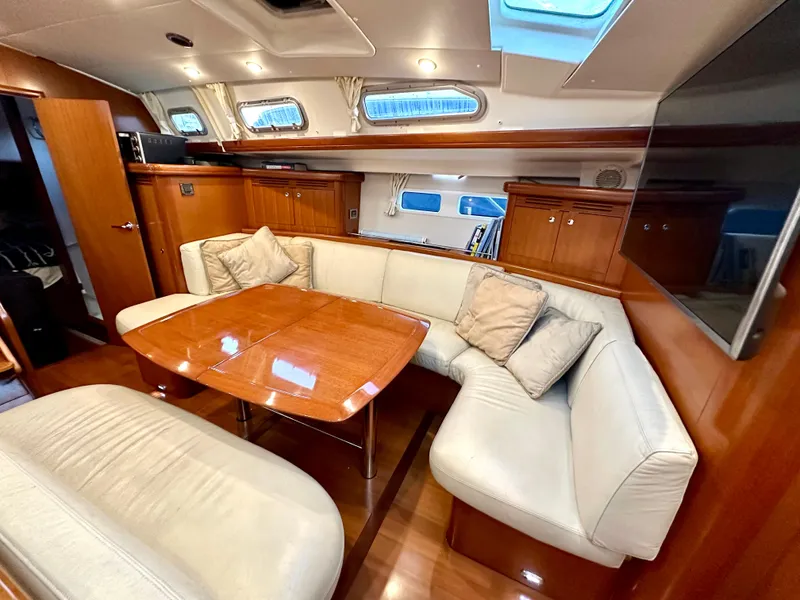 Slide: The Image of Dinette Salon - 8