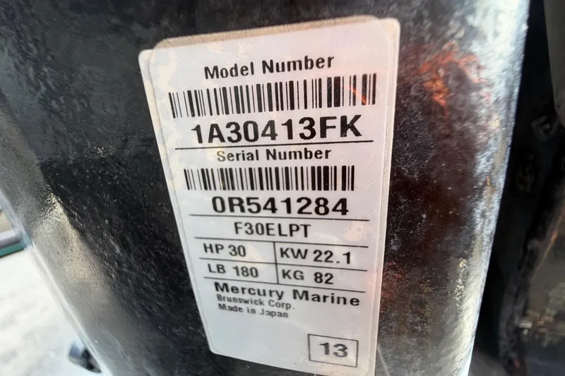 Slide: The Image of 2014 Starcraft Stardeck 190 Cruise hull identification number plate. - 59