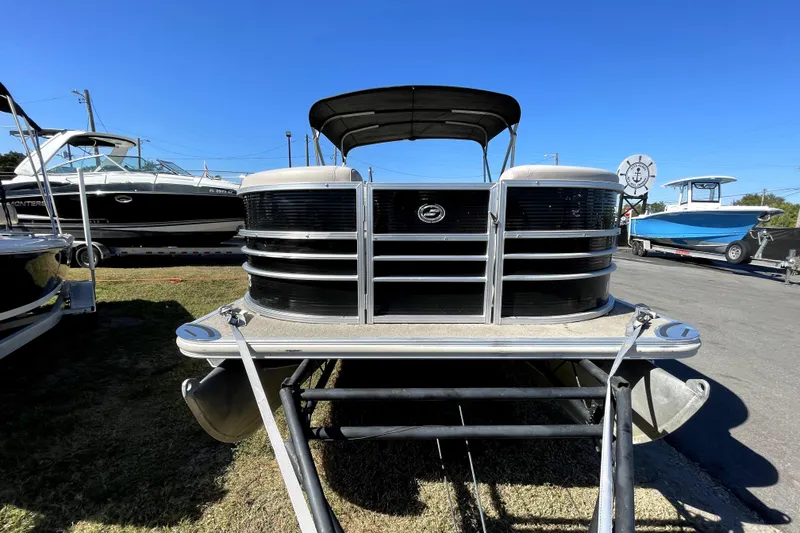 Slide: The Image of 2014 Starcraft Stardeck 190 Cruise boat with EFI FourStroke engine, rear view. - 7