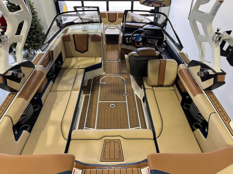 Slide: The Image of Nautique Super Air Nautique G23 2020 - 13