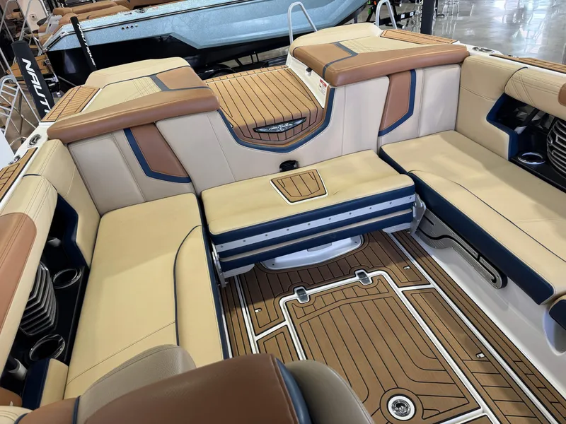 Slide: The Image of Nautique Super Air Nautique G23 2020 - 16