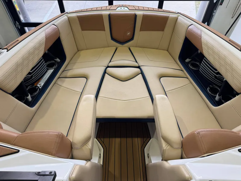 Slide: The Image of Nautique Super Air Nautique G23 2020 - 17