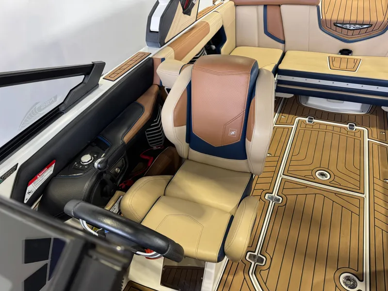 Slide: The Image of Nautique Super Air Nautique G23 2020 - 21