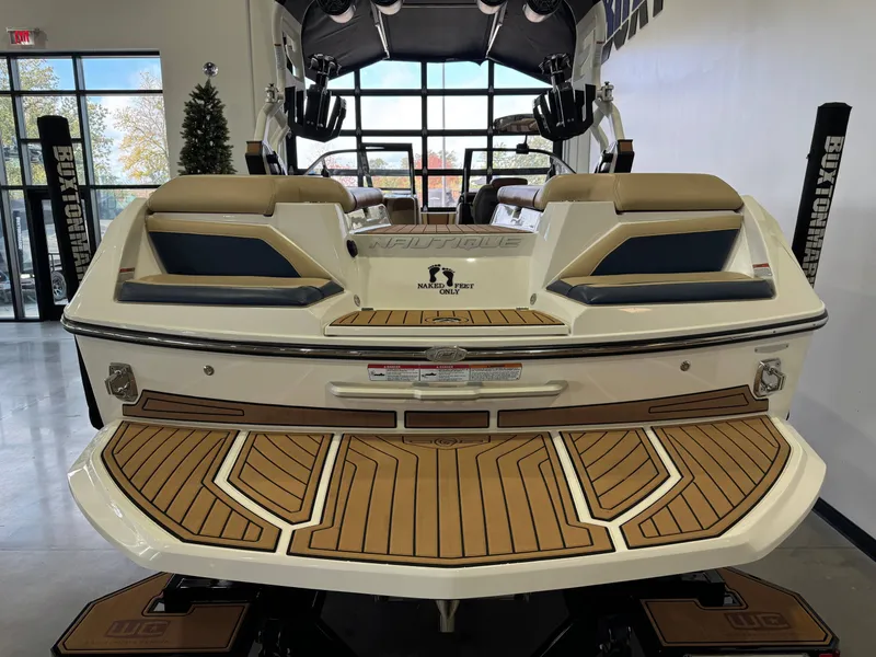 Slide: The Image of Nautique Super Air Nautique G23 2020 - 8
