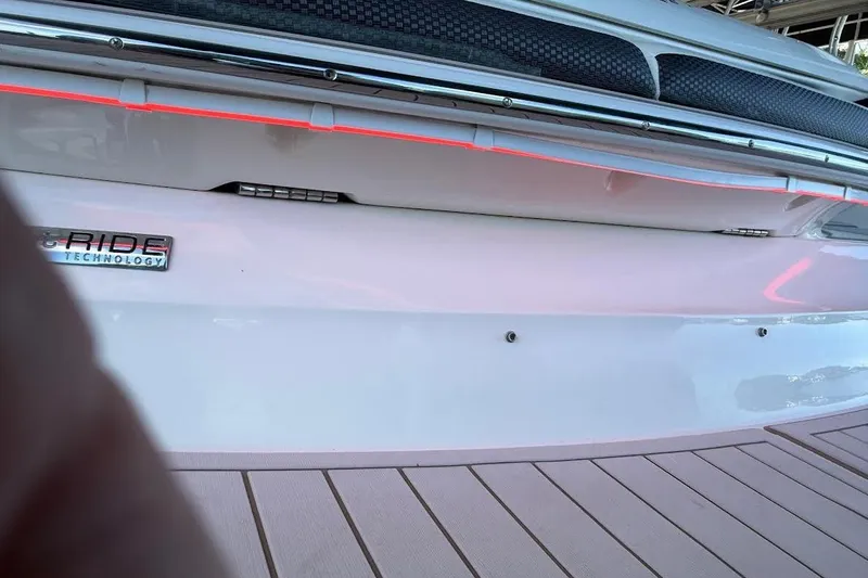 Slide: The Image of 2018 Sae Ray 38SLV OB boat with G-Ride Technology, rear view detail. - 51