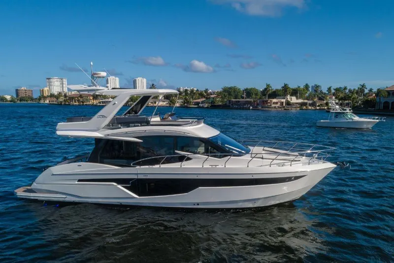 Slide: The Image of Galeon 500 FLY 2024 - 11