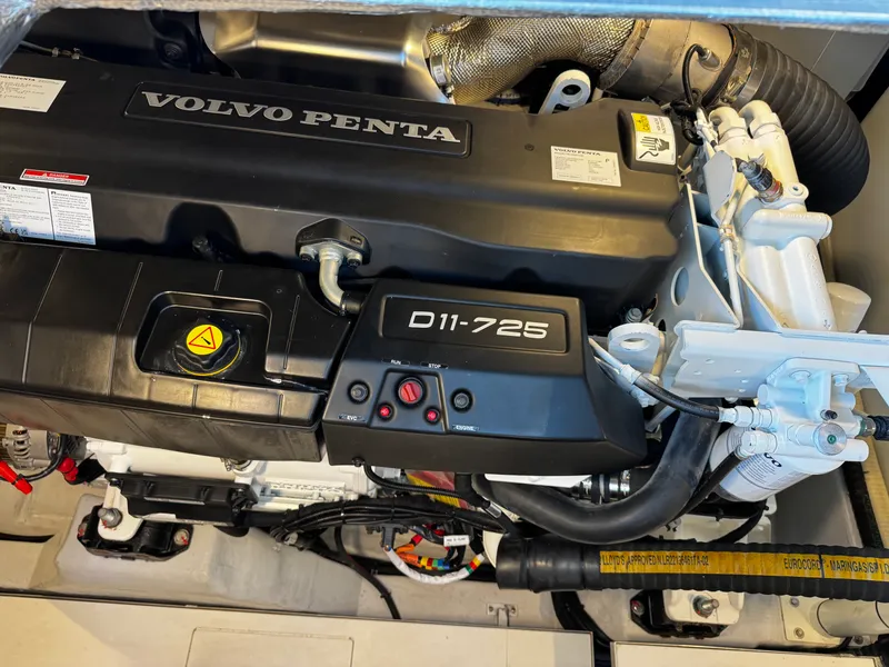 Slide: The Image of Galeon 500 FLY 2024 - 44