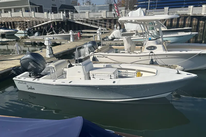The Image of 2007 SeaCraft 20 Classic boat docked at marina with Yamaha engine. - 0