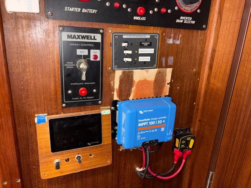 Slide: The Image of Hunter Passage 42 1992 - 122