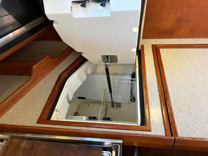 Slide: The Image of Hunter Passage 42 1992 - 17