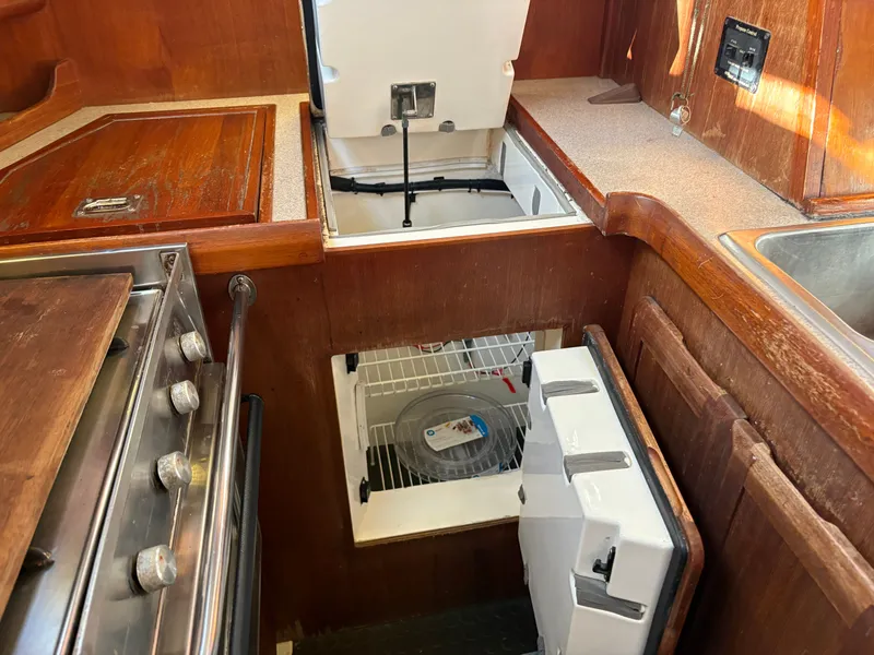 Slide: The Image of Hunter Passage 42 1992 - 19