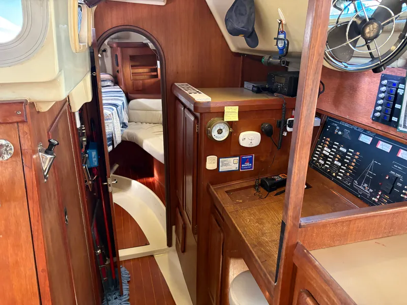 Slide: The Image of Hunter Passage 42 1992 - 22