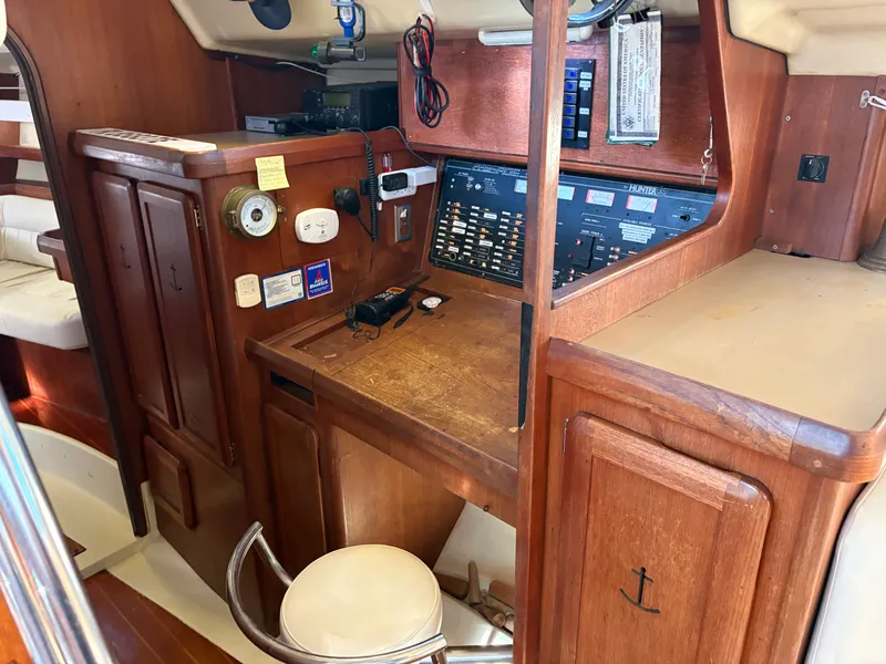 Slide: The Image of Hunter Passage 42 1992 - 23