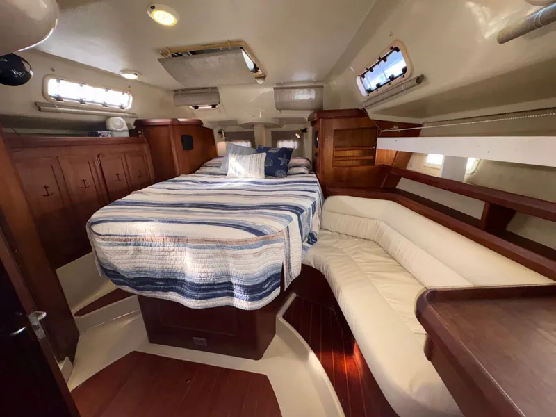 Slide: The Image of Hunter Passage 42 1992 - 30