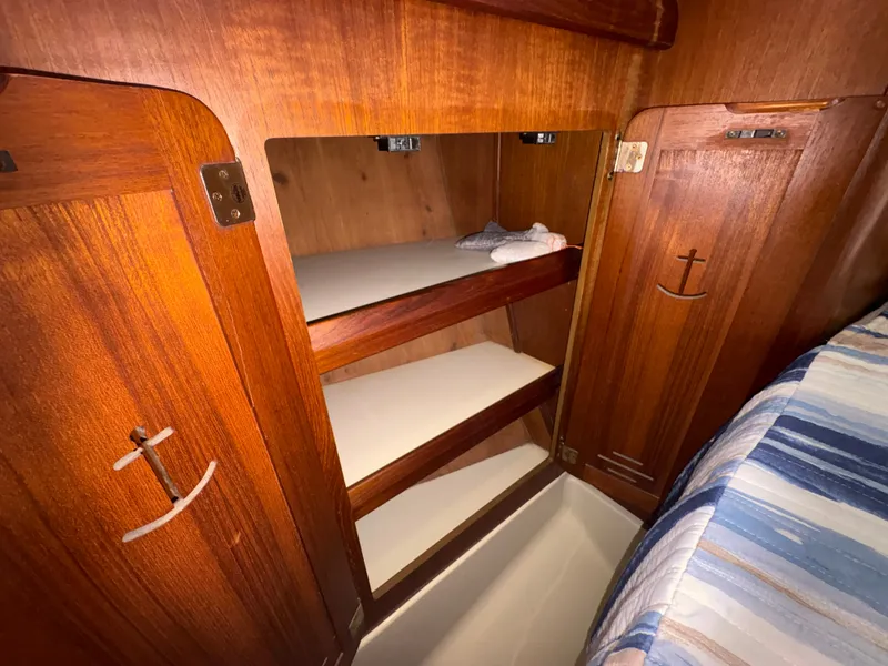 Slide: The Image of Hunter Passage 42 1992 - 37