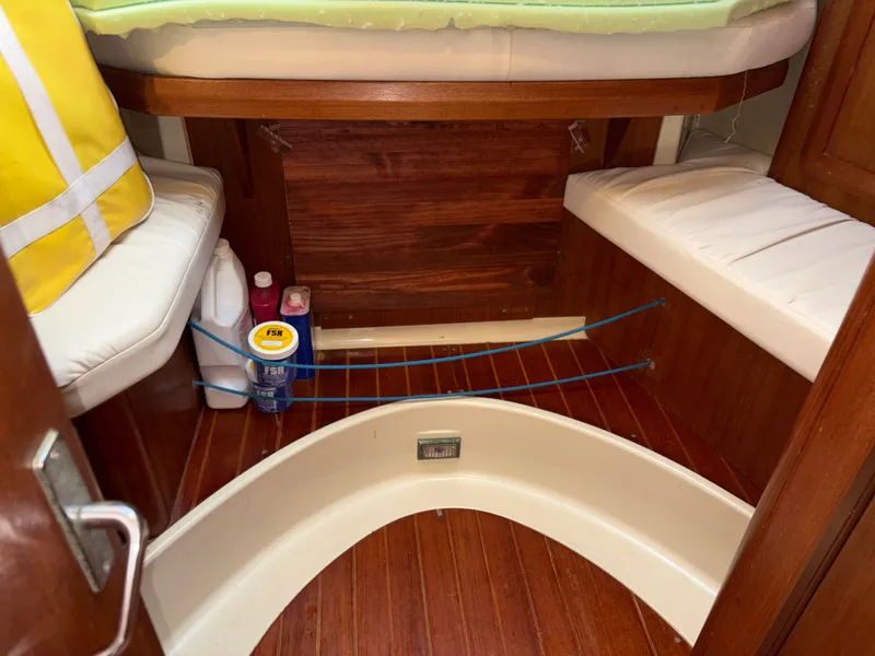 Slide: The Image of Hunter Passage 42 1992 - 47