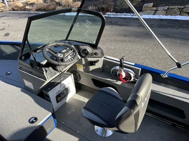 Slide: The Image of Lund 1675 Adventure Sport 2026 - 10