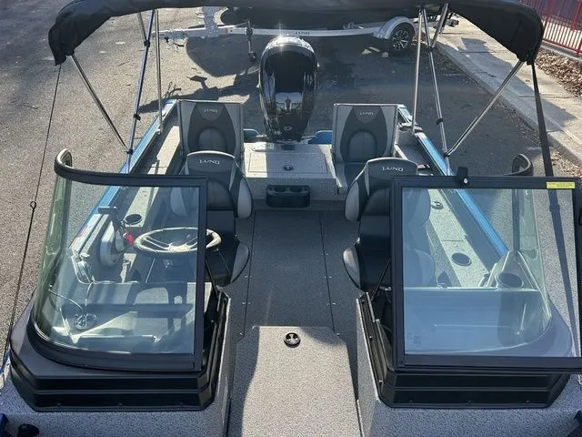 Slide: The Image of Lund 1675 Adventure Sport 2026 - 7