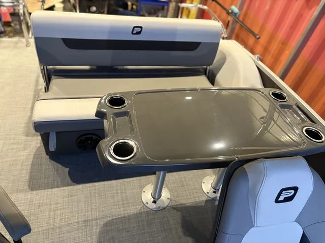 Slide: The Image of Princecraft VECTRA 21 RL/60ELPT CT EFI 4S 2026 - 5