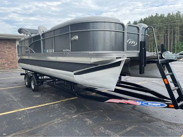 Slide: The Image of Manitou 22 Aurora LE Twin Tube 25" 2018 - 4