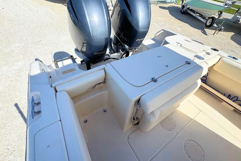Slide: The Image of 2015 Grady-White Fisherman 257 boat with dual 200 horsepower engines, featuring spacious seating. - 6