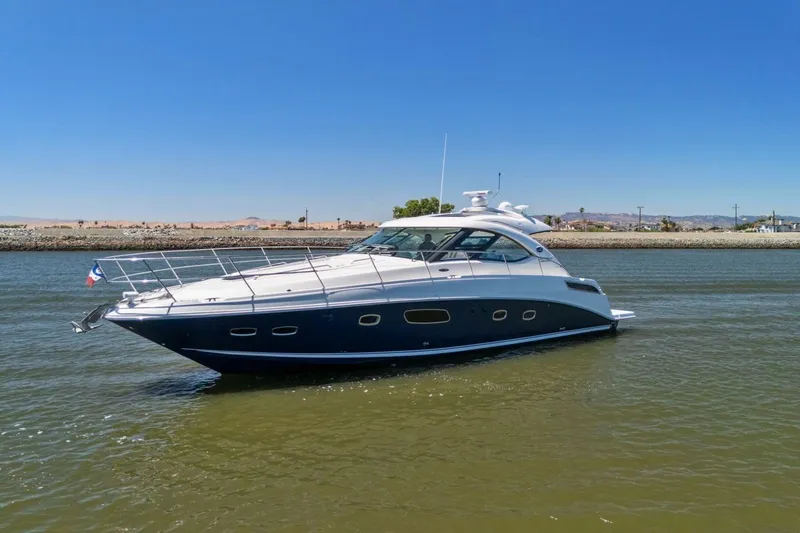 Slide: The Image of 2009 Sea Ray 470 Sundancer yacht cruising on a sunny day. - 15