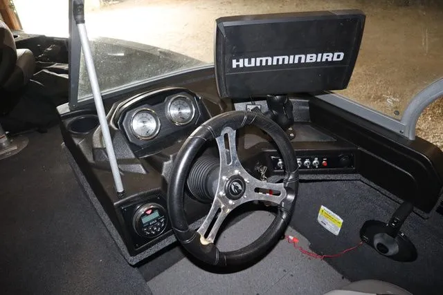 Slide: The Image of Crestliner 1750 Fish Hawk WT JS 2019 - 10