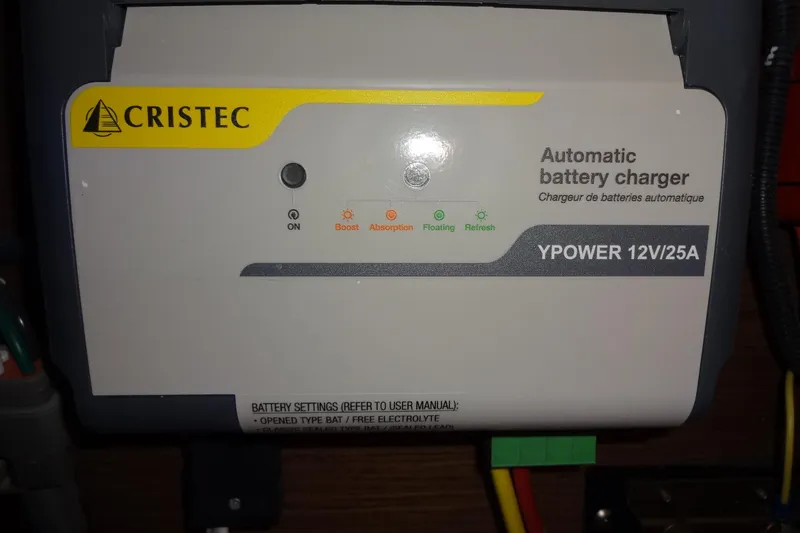 Slide: The Image of Cristec automatic battery charger, YPOWER 12V/25A, on Jeanneau Merry Fisher 895 Offshore 2022. - 153