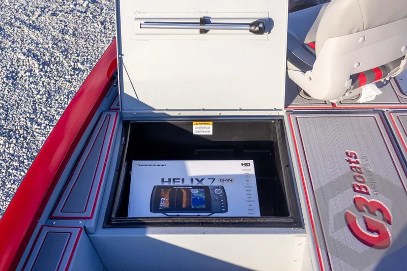 Slide: The Image of 2026 G3 Sportsman 1710 SE boat with Humminbird Helix 7 fish finder. - 25