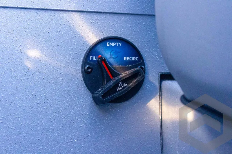 Slide: The Image of 2026 G3 Sportsman 1710 SE control panel with Flow-Rite valve settings. - 39