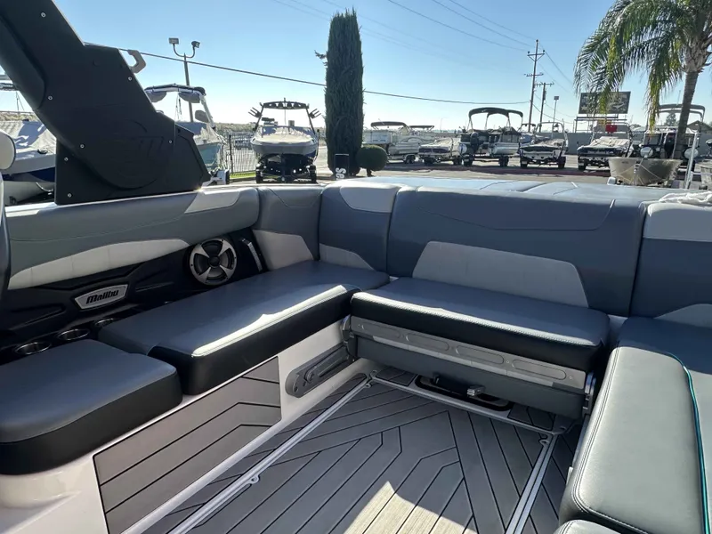 Slide: The Image of Malibu Wakesetter 23 LSV 2019 - 11
