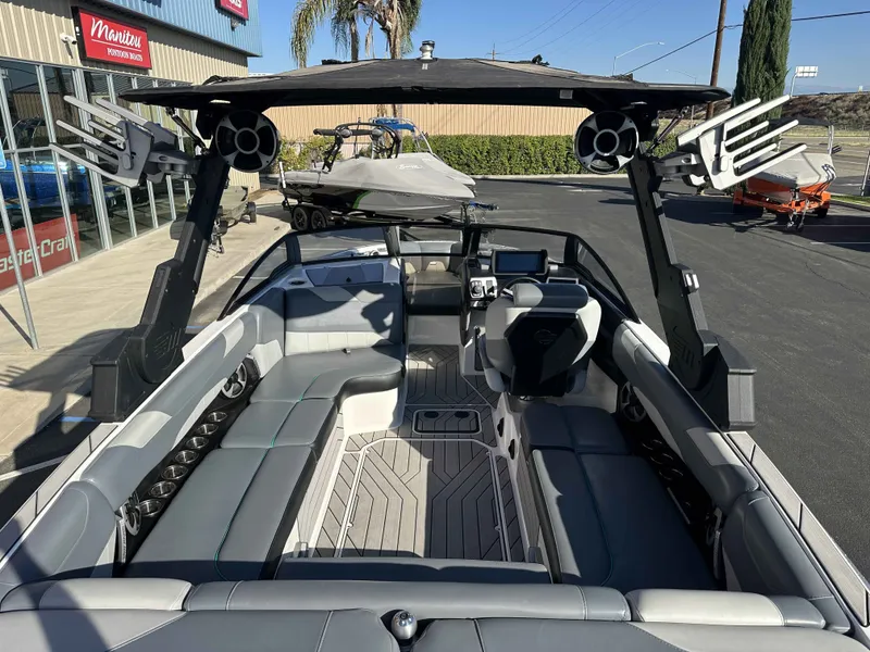 Slide: The Image of Malibu Wakesetter 23 LSV 2019 - 14