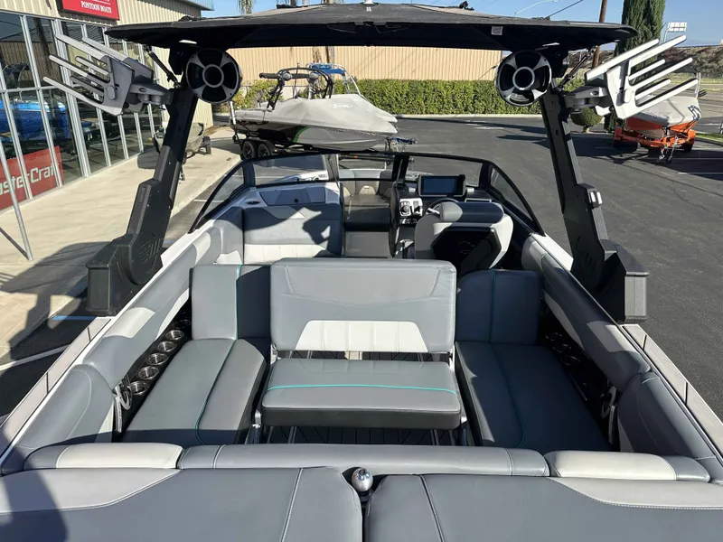Slide: The Image of Malibu Wakesetter 23 LSV 2019 - 8