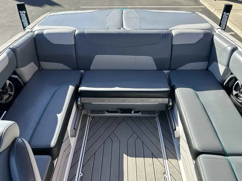 Slide: The Image of Malibu Wakesetter 23 LSV 2019 - 9