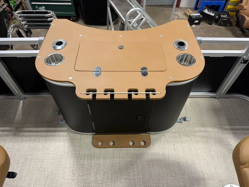 Slide: The Image of Tahoe Sport 2185 Rear Fish & Honda 4-Stroke EFI 2026 - 18