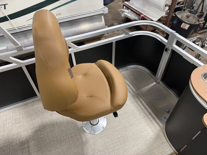 Slide: The Image of Tahoe Sport 2185 Rear Fish & Honda 4-Stroke EFI 2026 - 20