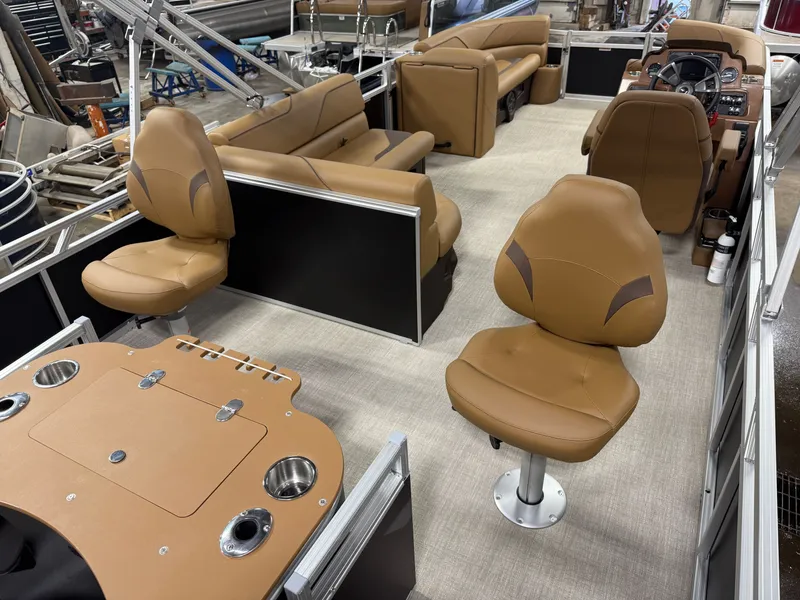 Slide: The Image of Tahoe Sport 2185 Rear Fish & Honda 4-Stroke EFI 2026 - 22