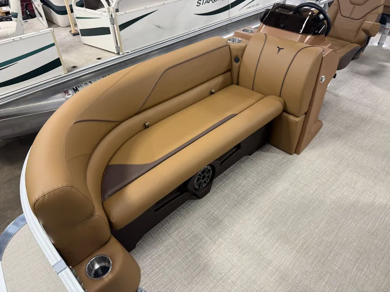 Slide: The Image of Tahoe Sport 2185 Rear Fish & Honda 4-Stroke EFI 2026 - 7