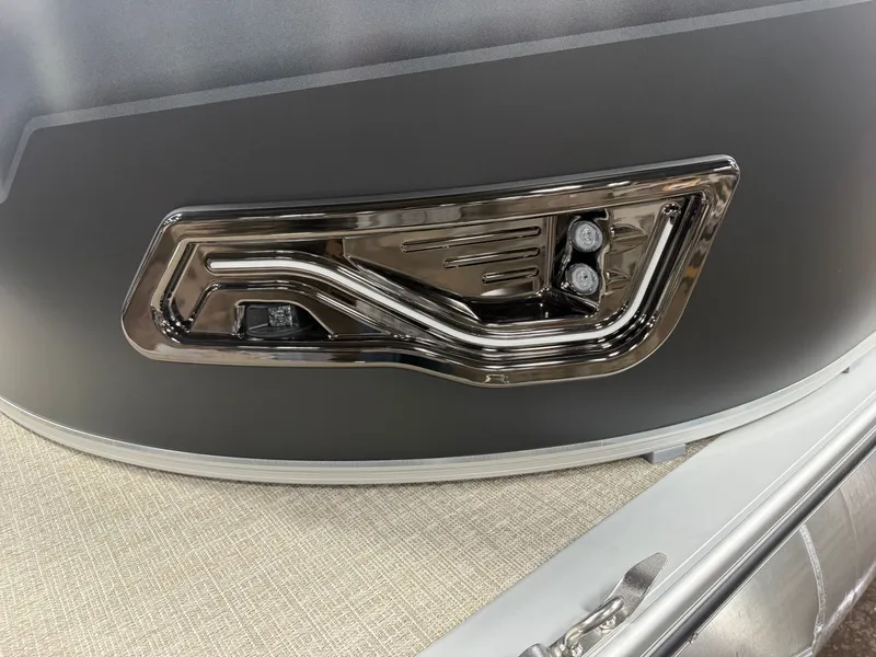 Slide: The Image of Tahoe Sport Rear Fish 2185 & 4-Stroke $32995 2026 - 25