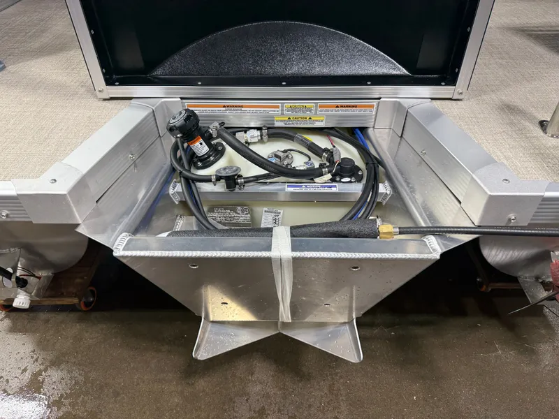 Slide: The Image of Tahoe Sport Rear Fish 2185 & 4-Stroke $32995 2026 - 30