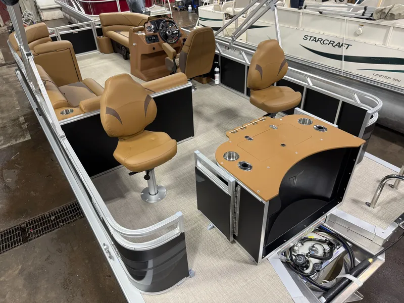 Slide: The Image of Tahoe Sport Rear Fish 2185 & 4-Stroke $32995 2026 - 32