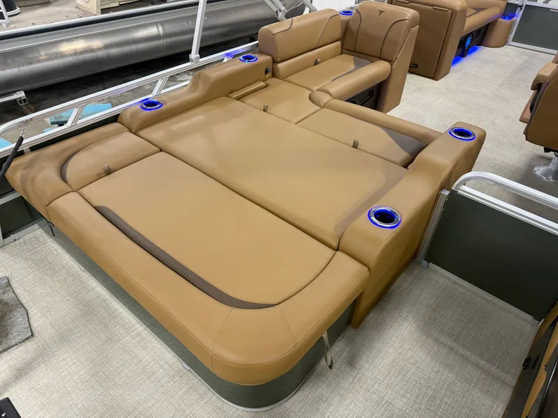 Slide: The Image of Tahoe Sport 200HP VRB 2385 Swingback Tritoon 2026 - 19