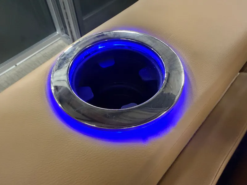 Slide: The Image of Tahoe Sport 200HP VRB 2385 Swingback Tritoon 2026 - 24